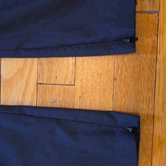 BCBGMaxAzria, Black Pants, Zippers at Ankles, EUC, Women's 0 - Picture 6 of 13